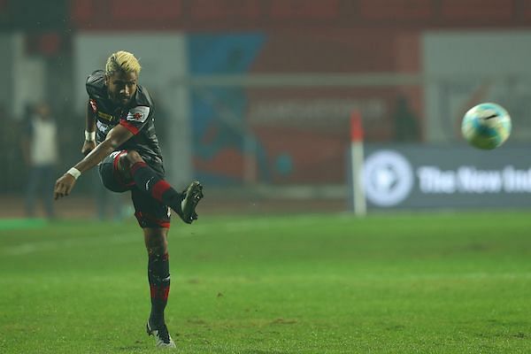 Prabir Das was solid for ATK down the right (Image: ISL)