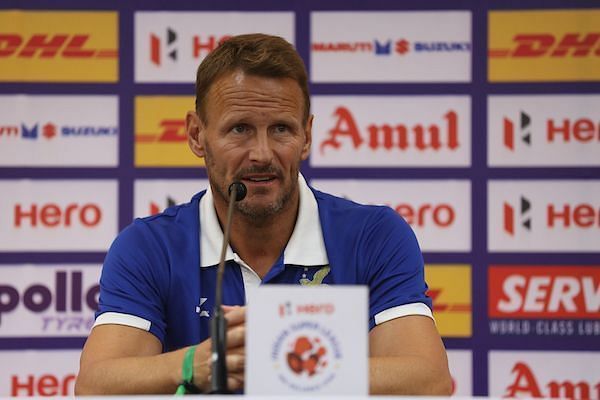 Teddy Sheringham. (Photo: ISL)