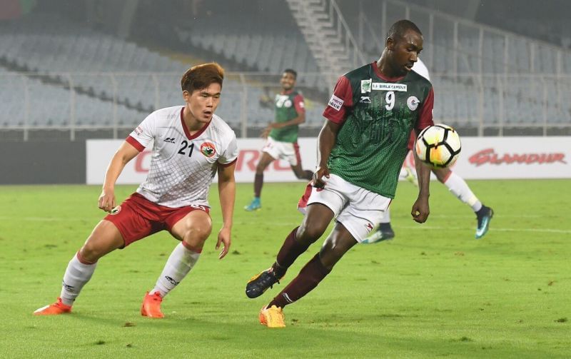 Shillong Lajong kept niggling at Mohun Bagan despite being a goal down. (Photo: I-League)