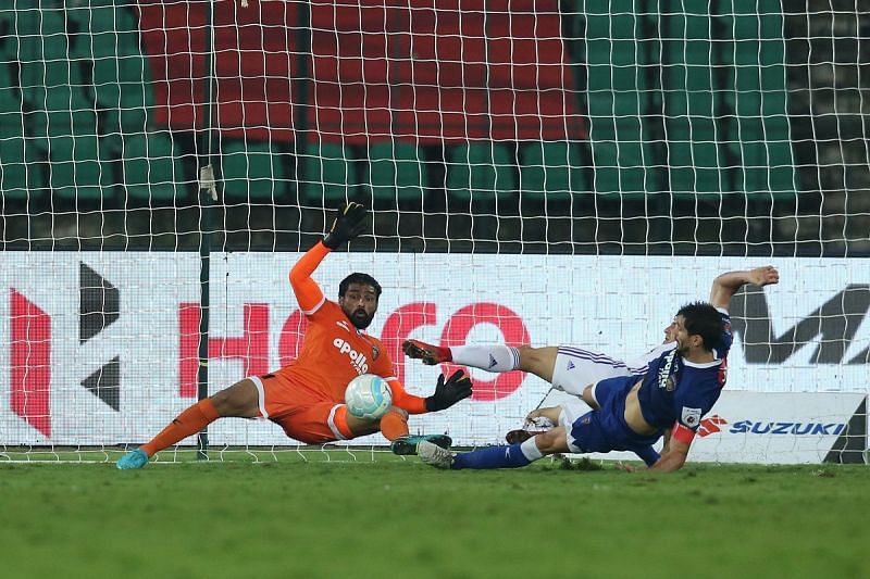 Some desperate defending from Chennaiyin kept Pune City out in the first half [Photo: ISL]