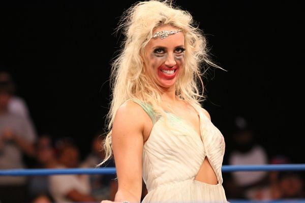 The Hot Mess, Laurel Van Ness, no longer holds the prize!