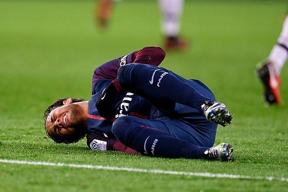 Neymar fouled