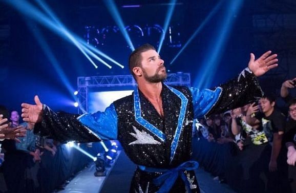 5 superstars who need a face or heel turn