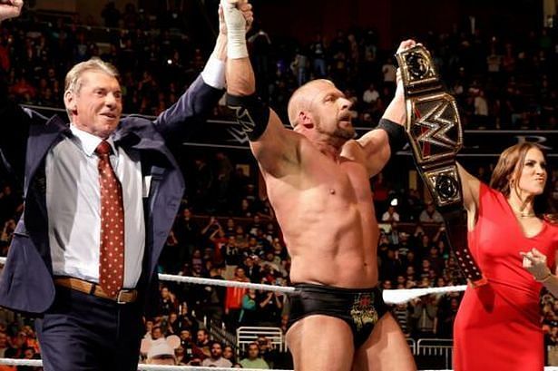 Triple H eliminated Dean Ambrose to win the WWE Championship at the 2016 Royal Rumble