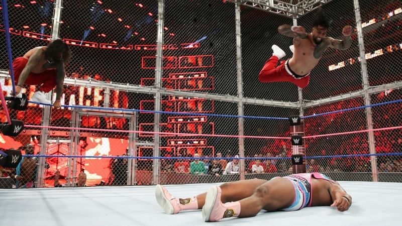 The New Day faced their old rivals the Usos
