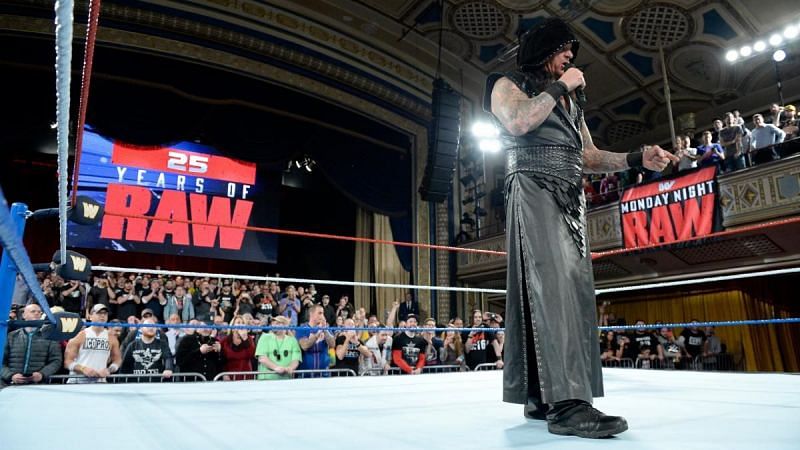 RAW went old-school this week, to celebrate its 25th Anniversary