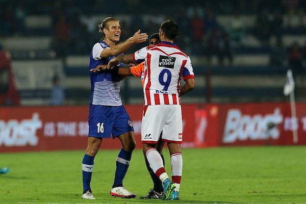 Robin Singh Erik Paartalu fight Bengaluru vs ATK