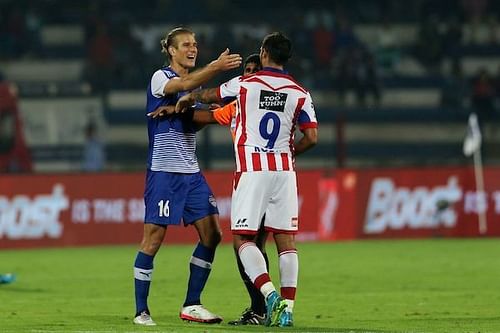 Robin Singh Erik Paartalu fight Bengaluru vs ATK