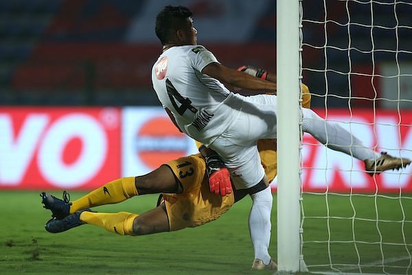 Nirmal Chettri almost scored an own goal. (Photo: ISL)