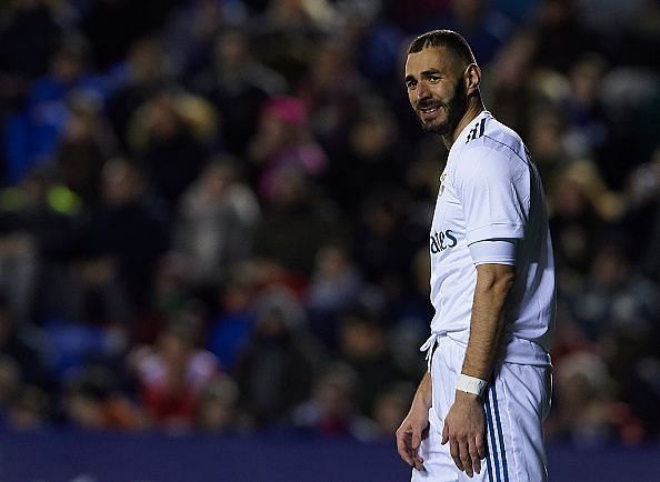 Premier League transfer round-up: Arsenal willing to pay up to €40 million for Benzema, Tottenham could sign Real Madrid star, and more; 11 February 2018