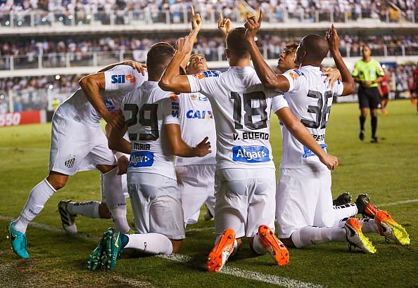 Santos v Vitoria - Brasileirao Series A 2016