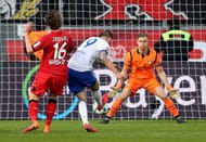Burgstaller scores the opener for Schalke, and how