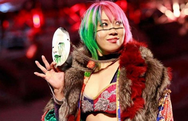 Asuka could easily defeat Nia Jax at Elimination Chamber 