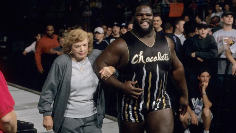 Mark Henry arm in arm with WWE Hall of Famer Mae Young