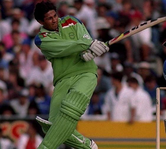 A 22-year old Inzamam ul-Haq scored 42 with the bat