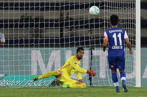 Sunil Chhetri panenka chip penalty ISL semi final Bengaluru Pune City