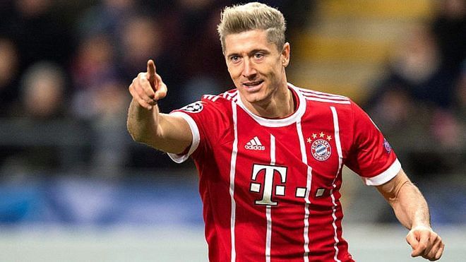 Lewandowski to add another feather to his cap