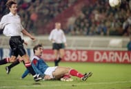 Cantona Scores For France