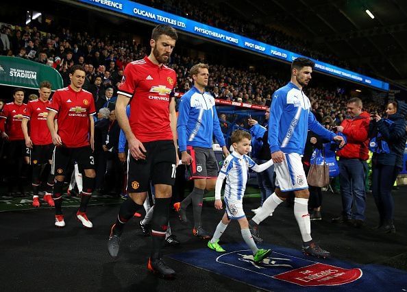 5 midfielders who can replace Michael Carrick at Manchester United
