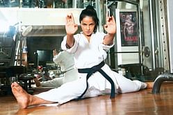 Teenager uses martial arts to bring down a group of assailants