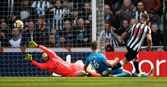 Newcastle beat Arsenal 2-1 St James&#039; Park