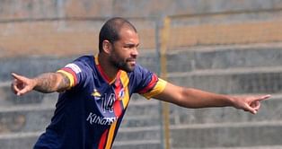 Indian Super Cup 2018: Eduardo Ferreira shows great gesture, hands ardent East Bengal fan runners-up medal