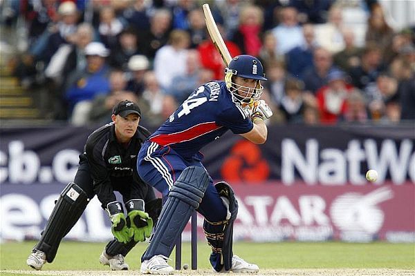 KP used to change his stance to left-handed to play the switch-hit.