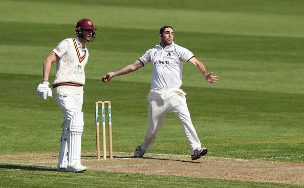 2018 County Championship Division Two, Round 2: Warwickshire register innings win; Kent, Glamorgan complete paltry run chases
