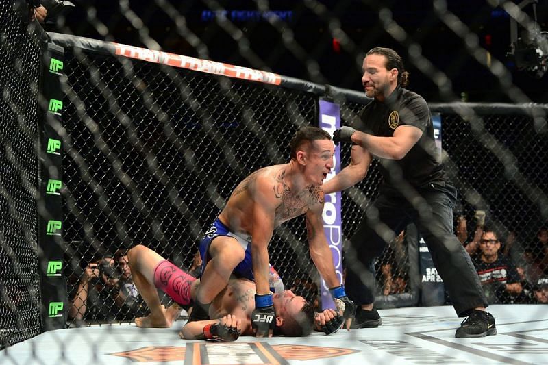 Holloway Celebrating after submitting Cub Swanson