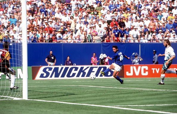 1994 World Cup Semi-Final. New Jersey, USA. 13th July, 1994. Italy 2 v Bulgaria 1. Italy's Roberto Baggio scores the winning goal