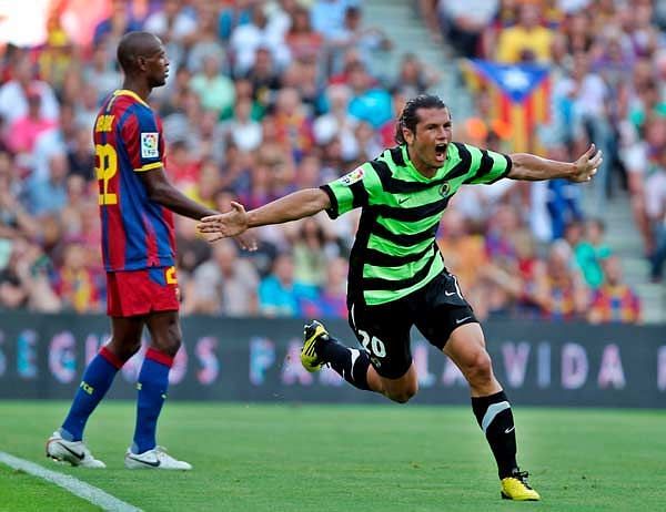 Valdez celeberates his brace at the Camp Nou