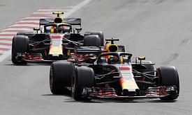 Red Bull opens talks with Honda as its F1 engine supplier