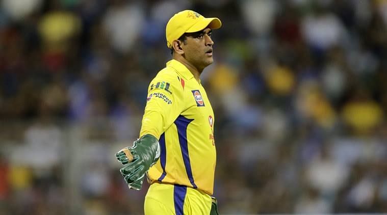 Dhoni w