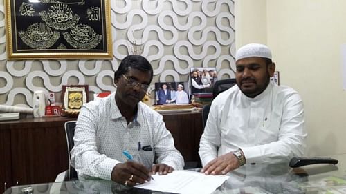 Raghu Nandi put pen to paper in favour of Mohammedan SC.