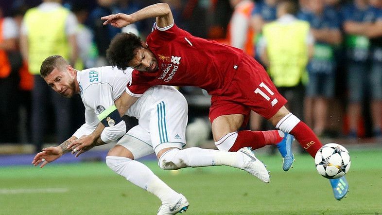 Ramos injures Mohamed Salah during the Champions League final.