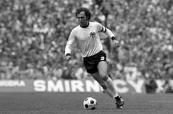 Top 5 greatest footballers of all time