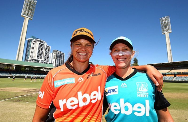 Scorchers skipper Suzie Bates (left)