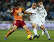 Real Madrid's Ronaldo (R) vies with Recr