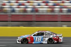 Kyle Busch captures pole at Charlotte; Harvick starts last