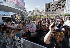 Column: Bettman and Daly put on a lounge show of their own
