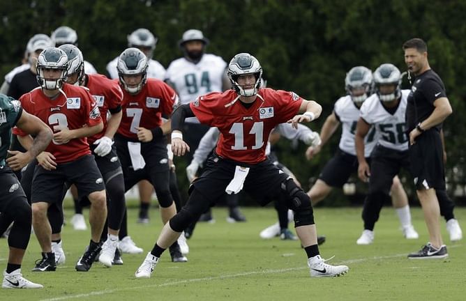 The Latest: Eagles players individually decided on WH trip