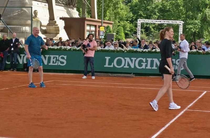 Steffi Graf and Andre Agassi in action during the exhibition match at the Eiffel Tower