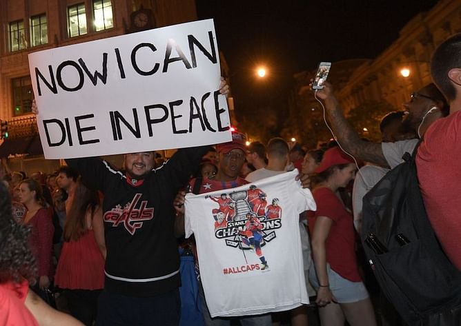 Caps fans celebrate Stanley Cup, first DC title since 1992