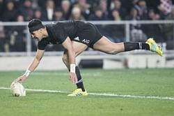Big 2nd half lifts NZ to 49-14 win over France in 3rd test