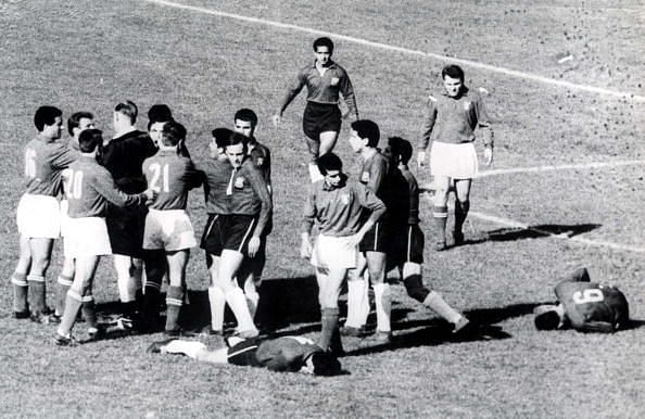 World Cup Finals, 1962 Santiago, Chile. 2nd June, 1962. Italy 0 v Chile 2. English referee Ken Aston tries to bring order after fighting broke out between Italian and Chilean players during their group two match dubbed as &#039;The Battle of Santiago&#039;. Chile&#039;