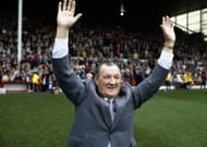 Sport. Football. pic: 7th May 1983. Division 1. Liverpool 1 v Aston Villa 1. Liverpool Manager Bob Paisley waves farewell to Anfield, to end a successful 'reign' at the club.