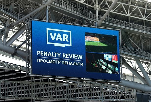 Referee looked into the VAR before awarding a penalty