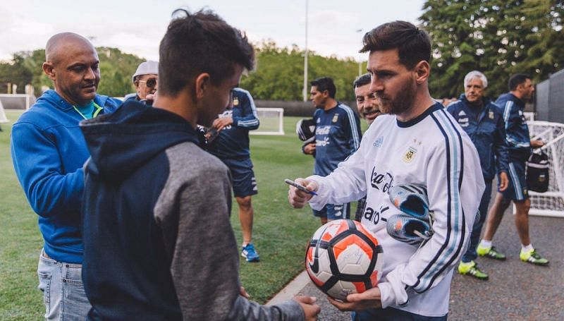 Messi is known to be courteous towards his fans