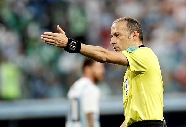 Referee Cakir's Excellent Performance Shows How VAR Should be Used