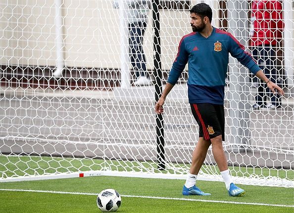 Spanish team in training ahead of 2018 FIFA World Cup match against Morocco